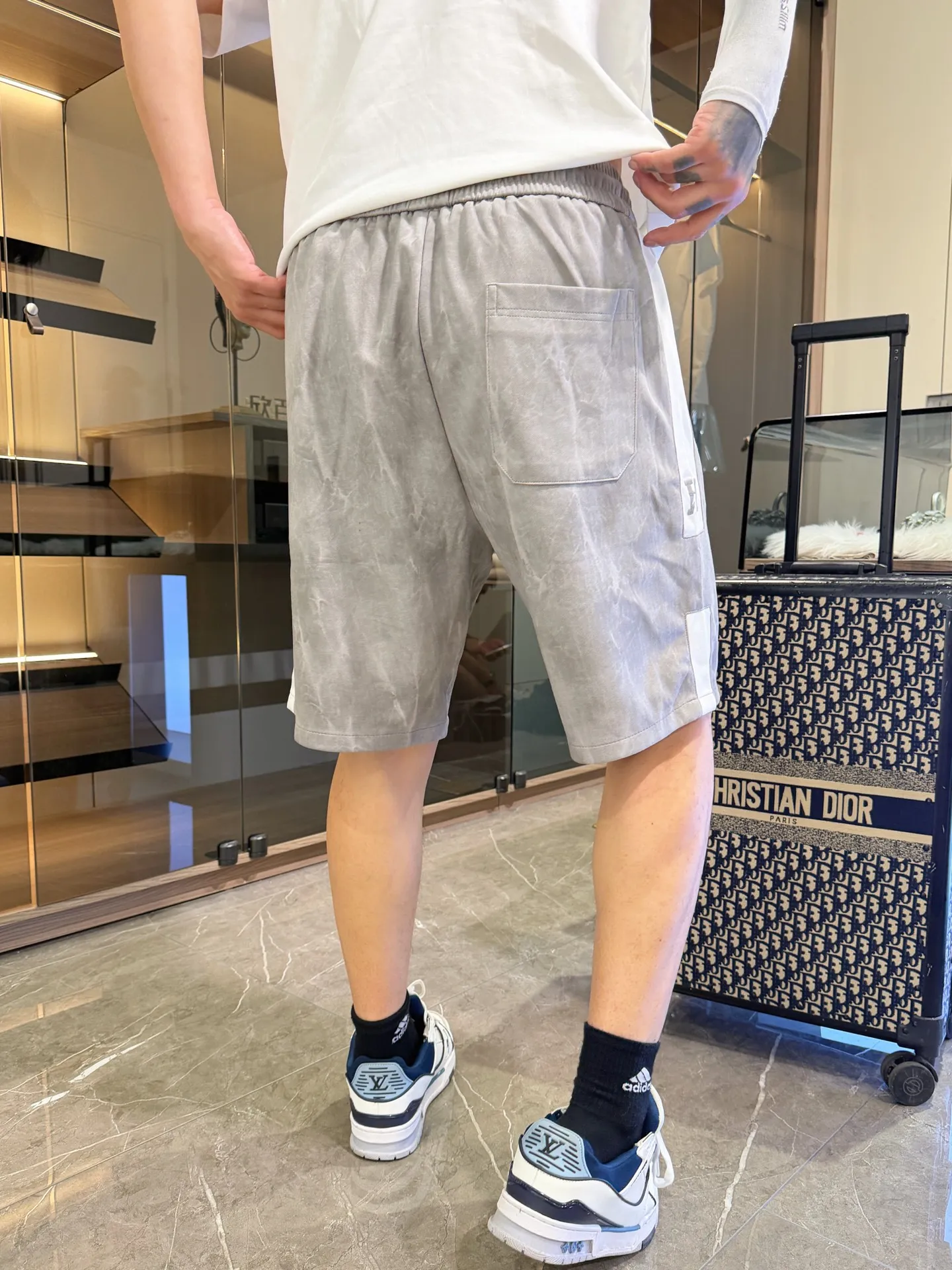 Hermès three-standard complete 2026 summer New Arrival men's casual shorts, advanced custom-made Breathable fabric, Breathable fabric, extremely stretchy and comfortable, impeccable details, top-grade accessories, original logo design concept, delicate and soft feel! The upper body fit is awesome! Size: M-XXXL Please state your height and weight when ordering
